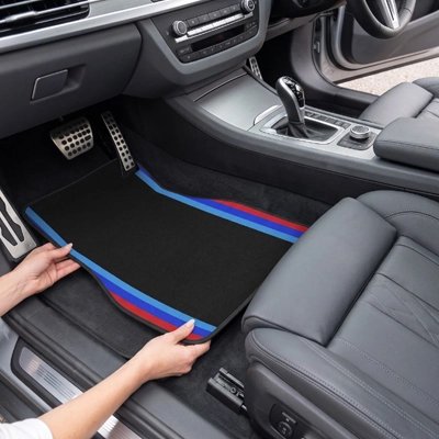 Tapis de sol voiture coloré